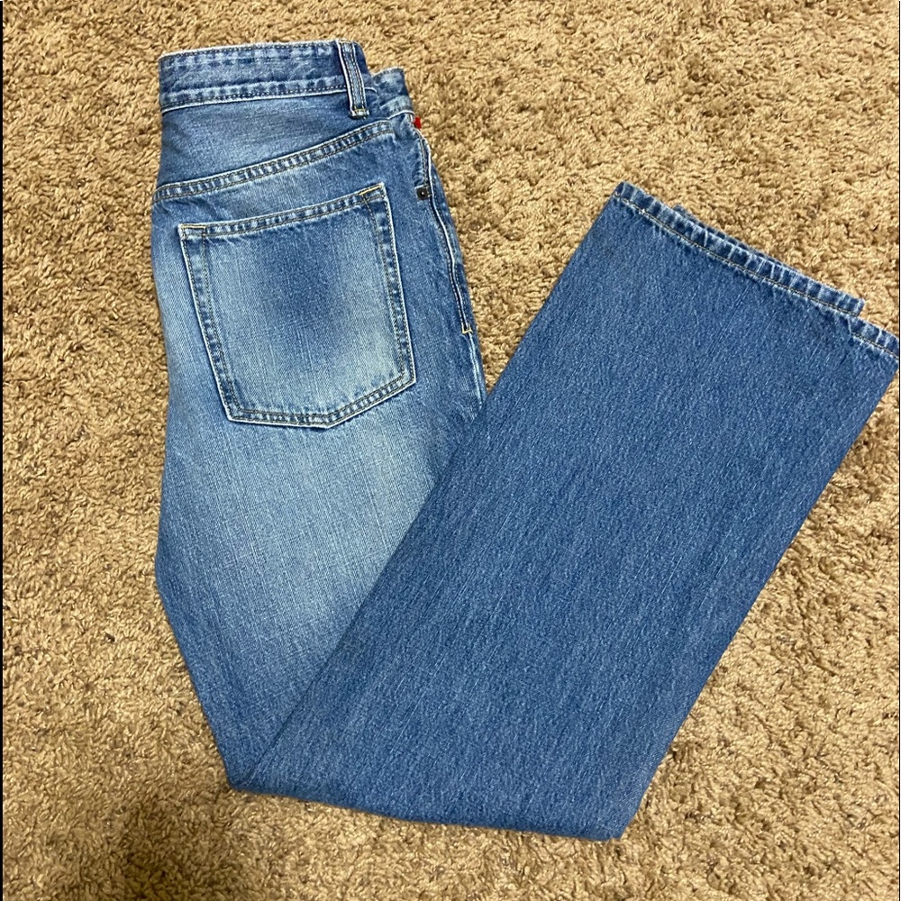 Straight leg, high rise jeans.